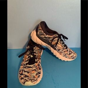 NIB Brooks Adrenaline GTS 19 Navy Tennis Shoes 8 M